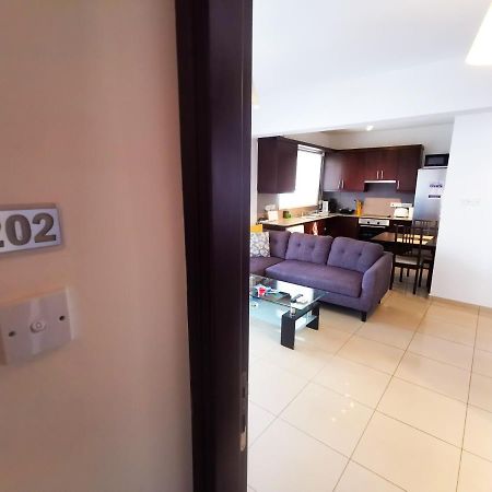 Promenade Breeze City Apartment Ларнака Экстерьер фото