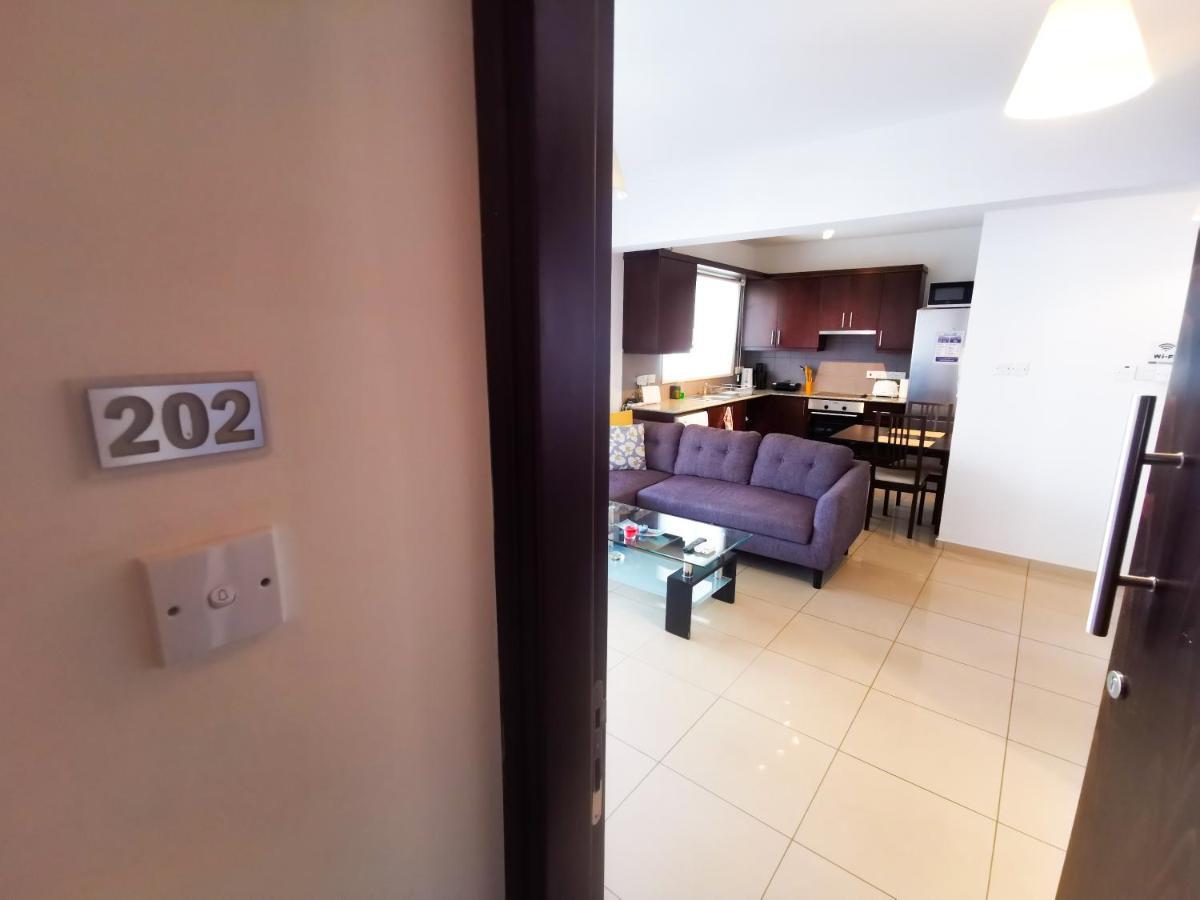 Promenade Breeze City Apartment Ларнака Экстерьер фото